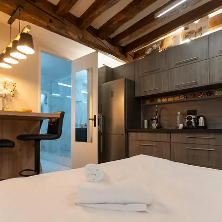 Saint-germain, Rue Des Paris